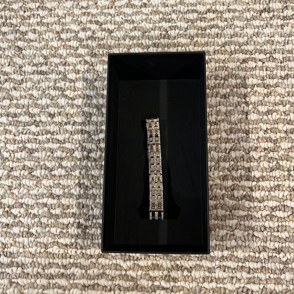 gold and silver metal bracelet